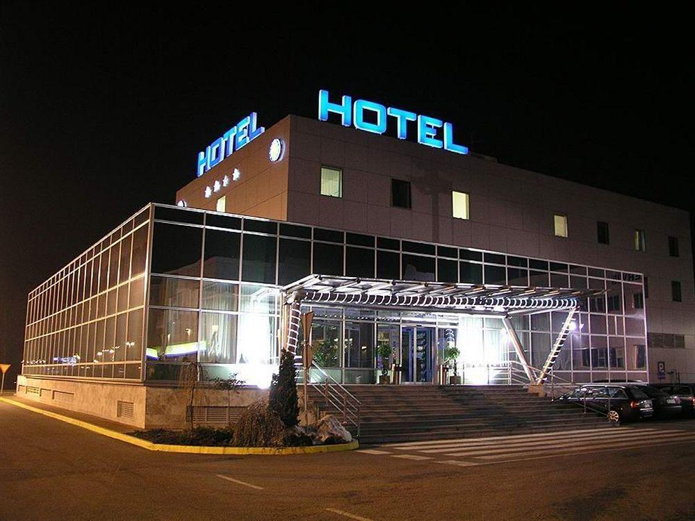 Hotel Zovko Zagreb Sesvete Esterno foto